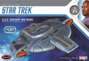 Polar Lights by Round 2 Star Trek USS Defiant