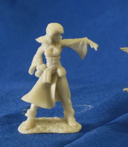 Reaper Miniatures Bones: Juliette, Female Sorceress